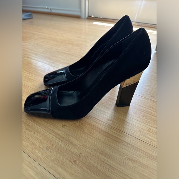 PRADA logo heeled black Suede Pumps SZ 40 (US SZ 10). Never worn. NWOT - Picture 8 of 12